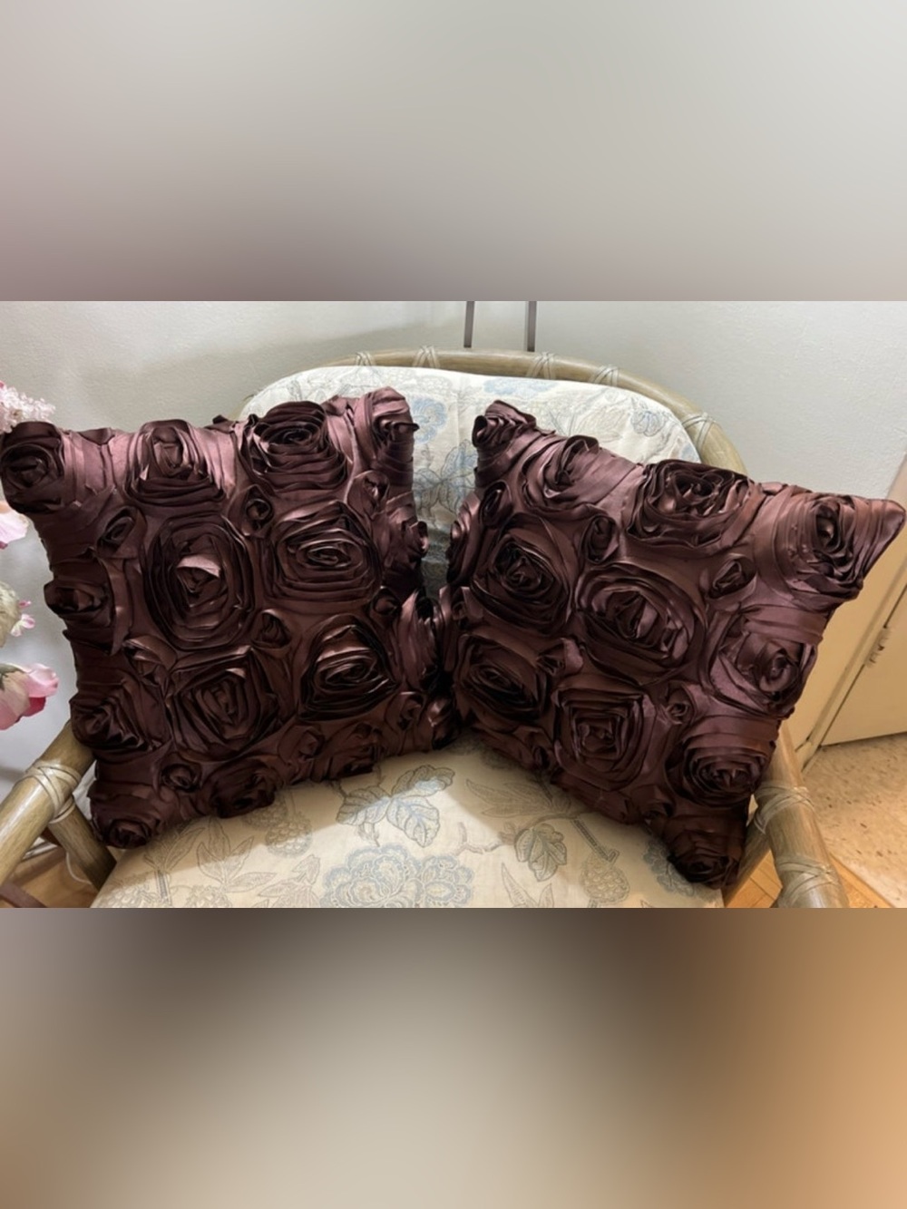 Elegant Rose Appliqué Decorative Throw Pillow - Chocolate